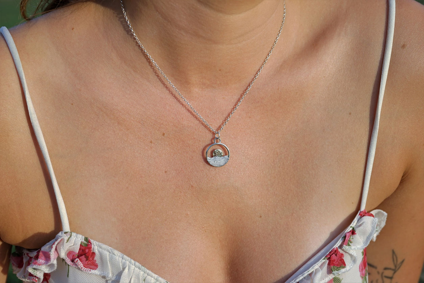 Golden Sunset, Pendant